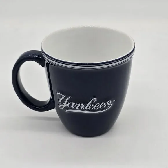 Boelter Brands Oversized New York Yankees Coffee Mug MLB Licensed Ceramic - Picture 2 of 4